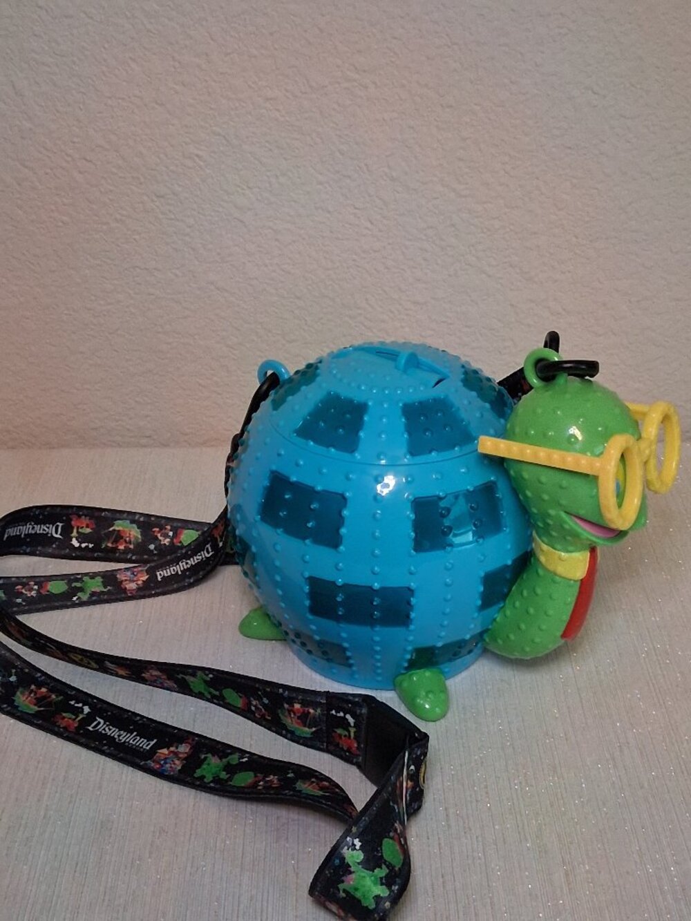 2022 Disney Disneyland Main Street Electrical Parade Turtle Sipper Cup Lights Up